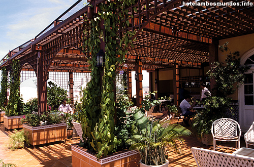 Hotel Ambos Mundos Facade